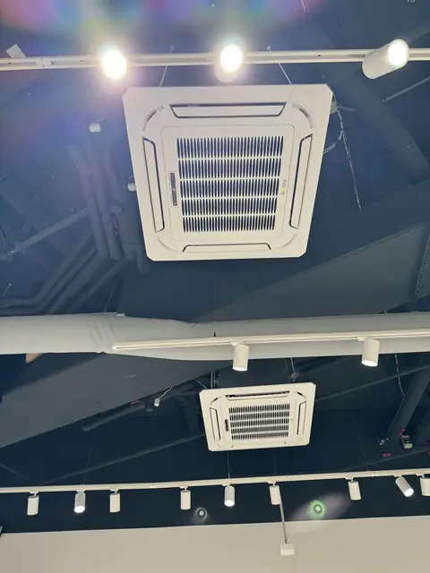 Ceiling cassette air conditioner