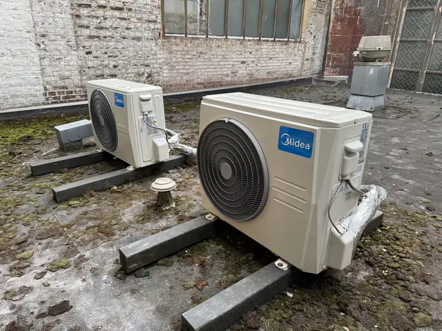 Air conditioning outdoor unit on a roof