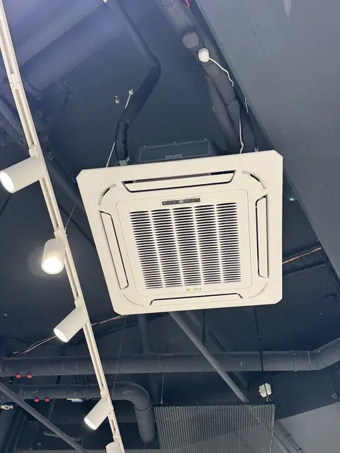 Ceiling cassette air conditioner