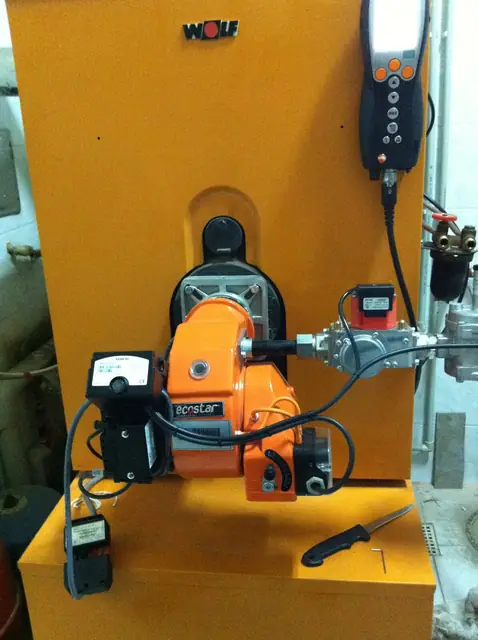 Burner mounted on a boiler