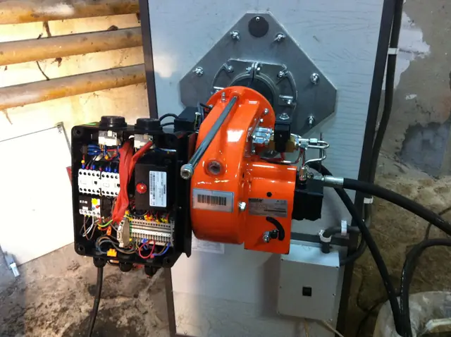 Burner mounted on a boiler