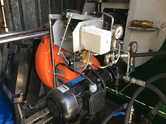Burner with a pump unit